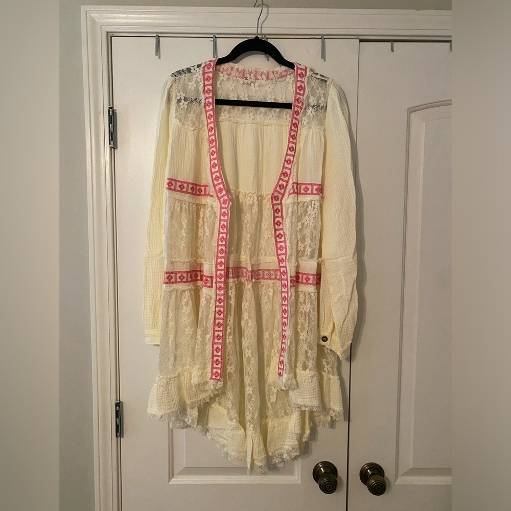 POL Cream Lace Tunic with Pink Trim